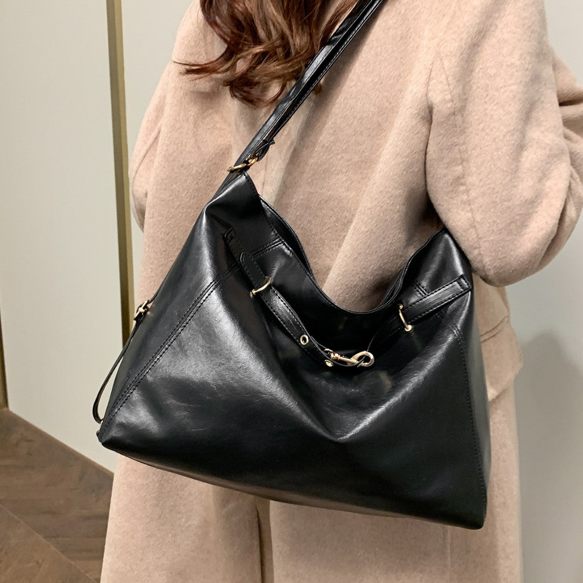 PU Leather Crossbody Backpack Women's Large Capacity Chain Design Street Trend Daily Matching Shoulder Bag