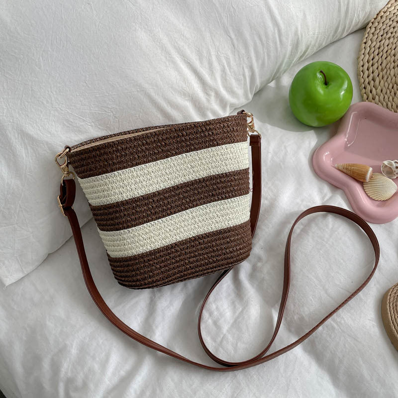 Fashion Woven Bucket Bag Women's Geometric Pattern Everyday Joker Shoulder Messenger Bag