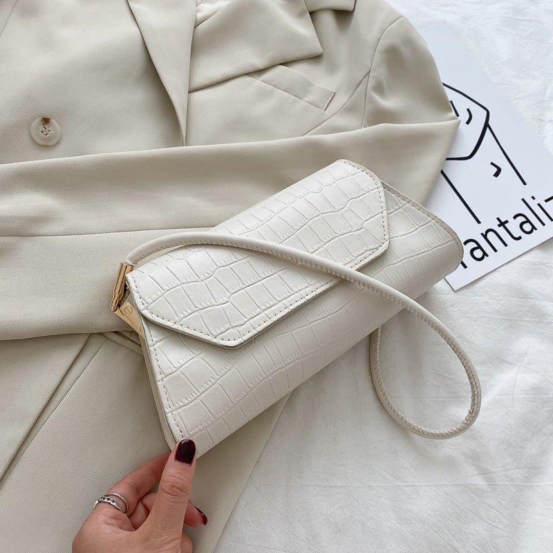 Chic Crocodile-Textured Crossbody Bag with Minimalist Design for Everyday Fashion