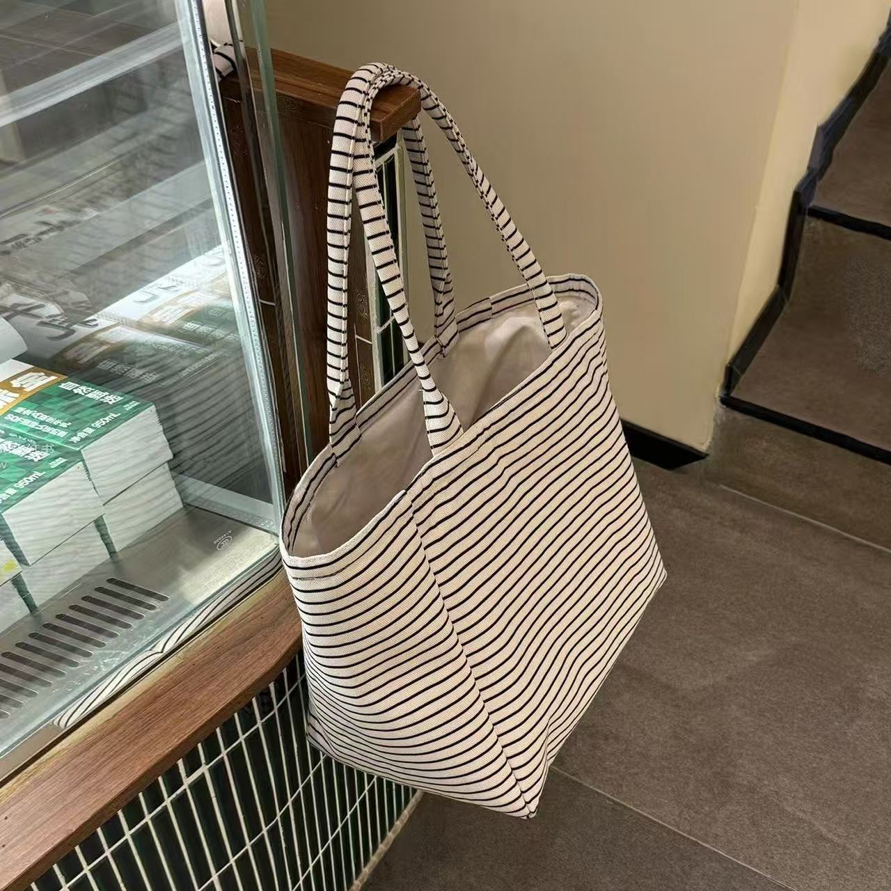 New Korean Striped Canvas Tote Bag Women's Large Capacity Commuter Portable with Zipped Interlayer Everyday Joker