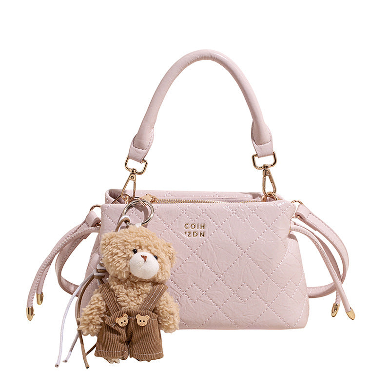 Elegant Quilted Crossbody Bag with Chain Handle and Zip Closure for Daily Fashion