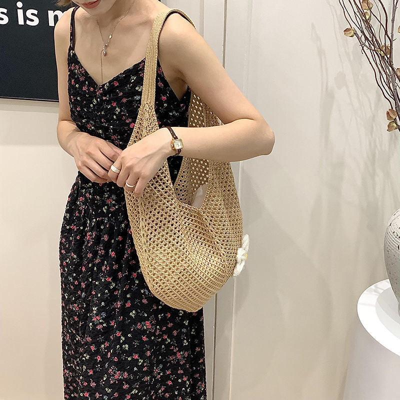 Women's Shoulder Bag Hand-Woven Women's Tote Bag Large Capacity Shoulder Bag Beach Holiday Crossbody Straw Bag European and American Retro Style
