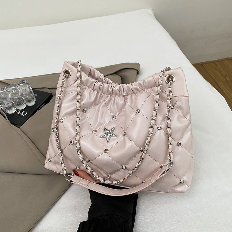 Chic Quilted Chain Shoulder Bag with Star Detail, Fashionable Bucket Shape for Everyday Style