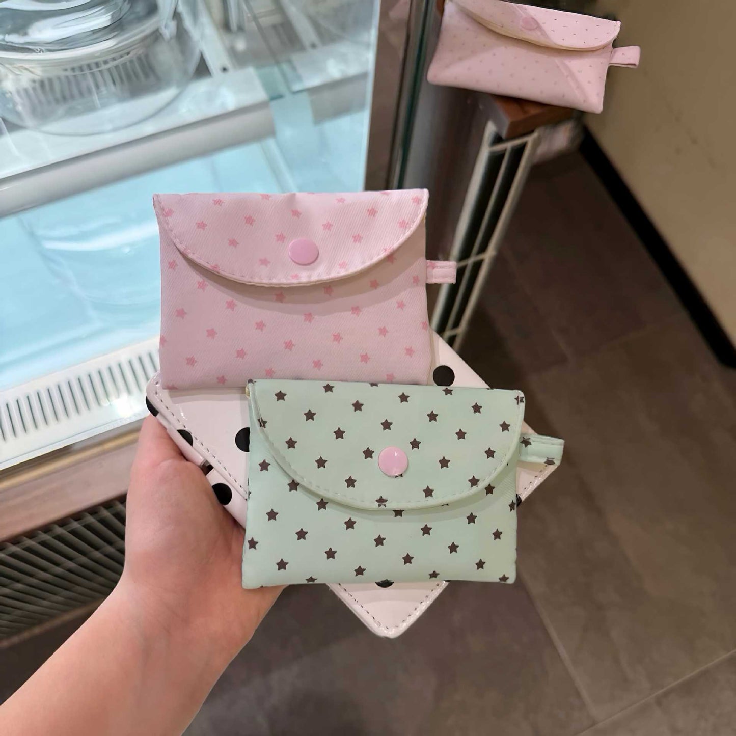 Cute Star Pattern Mini Wallet with Button Closure for Daily Use and Stylish Accessory Storage
