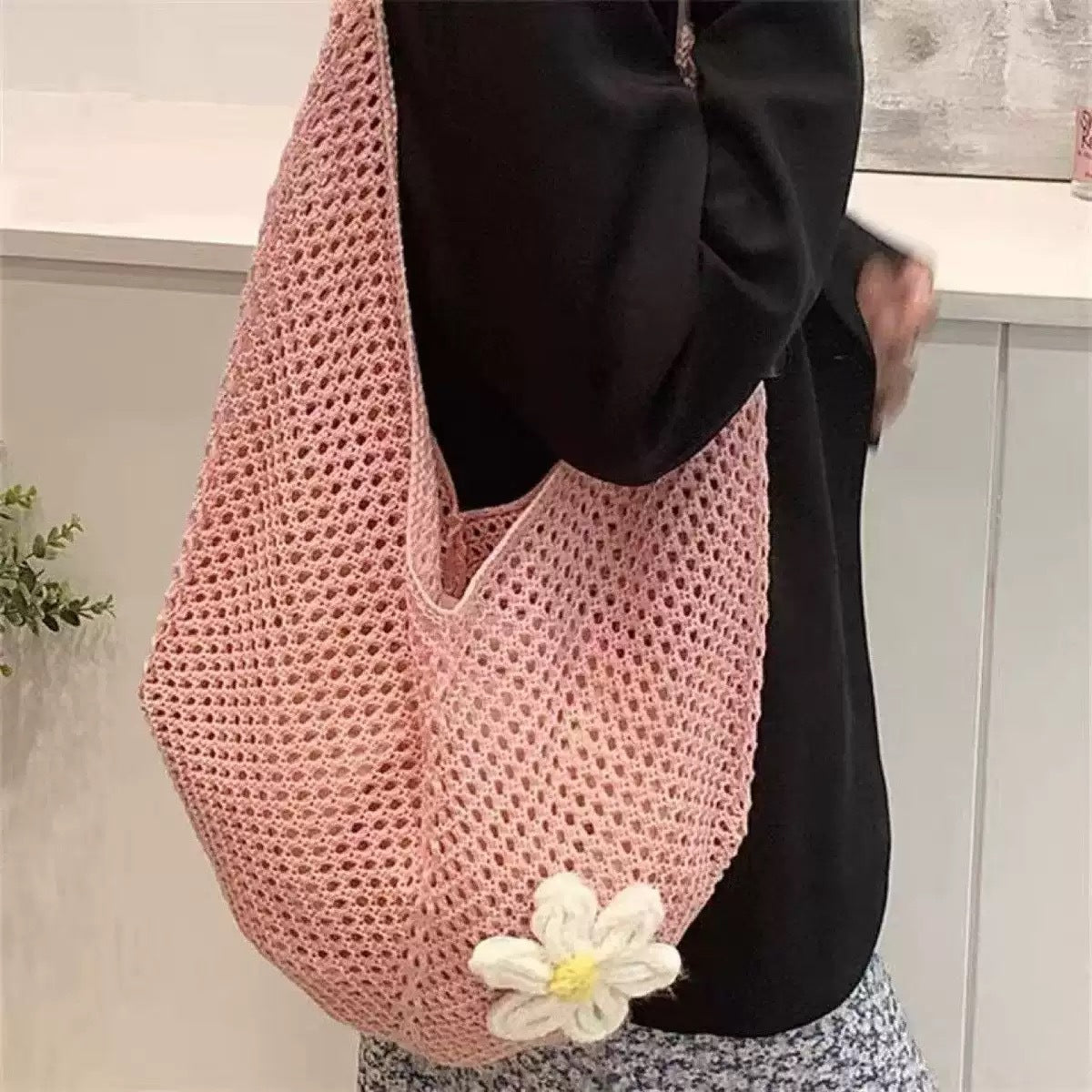Women's Shoulder Bag Artistic Style Crocheted Daisy Tote Bag Beach Vacation Lightweight Shoulder Bag Leisure Travel Essential Woven Handbag
