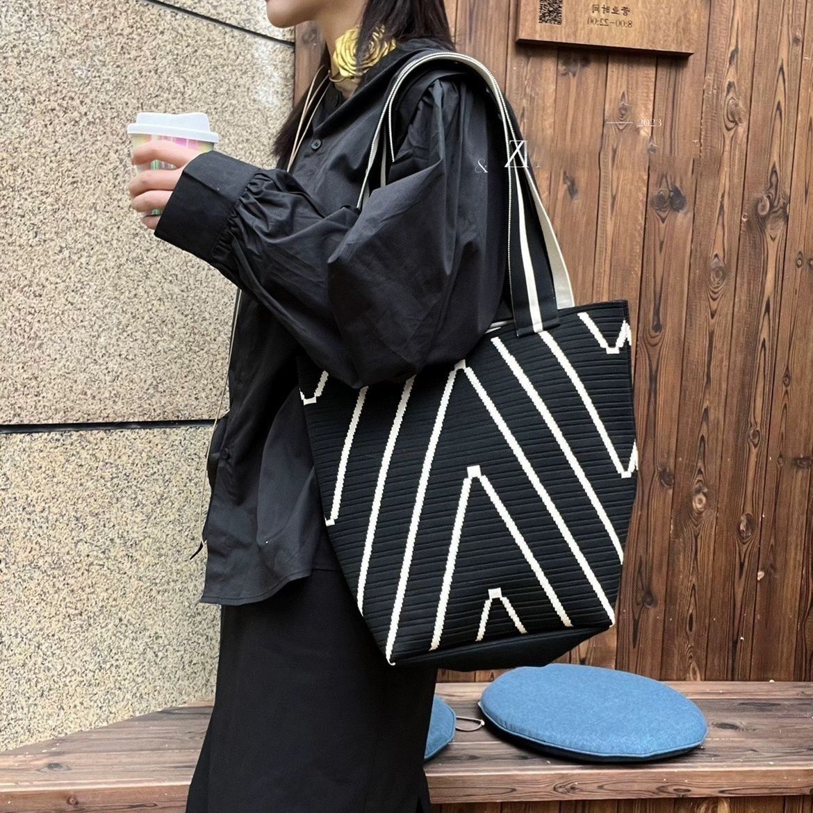 Underarm Bag Women's Large-Capacity Bucket Shoulder Bag Korean Style One Shoulder Popular Portable Tote Bag