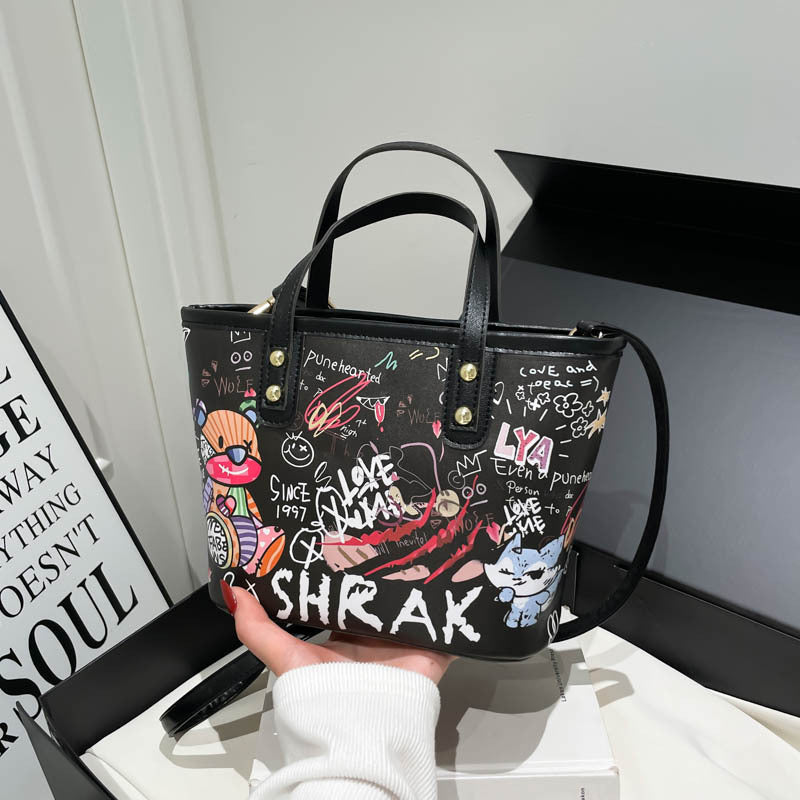 New Cartoon Bear Graffiti Large-Capacity Bucket Bag Fashion Casual Portable Tote Bag Everyday Joker Trendy Item
