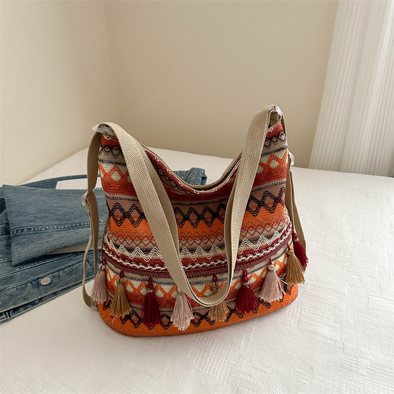 Tote Bag Female Ethnic Featured New Casual Travel Shoulder Bag Fashion Girl Crossbody Tassel Bag