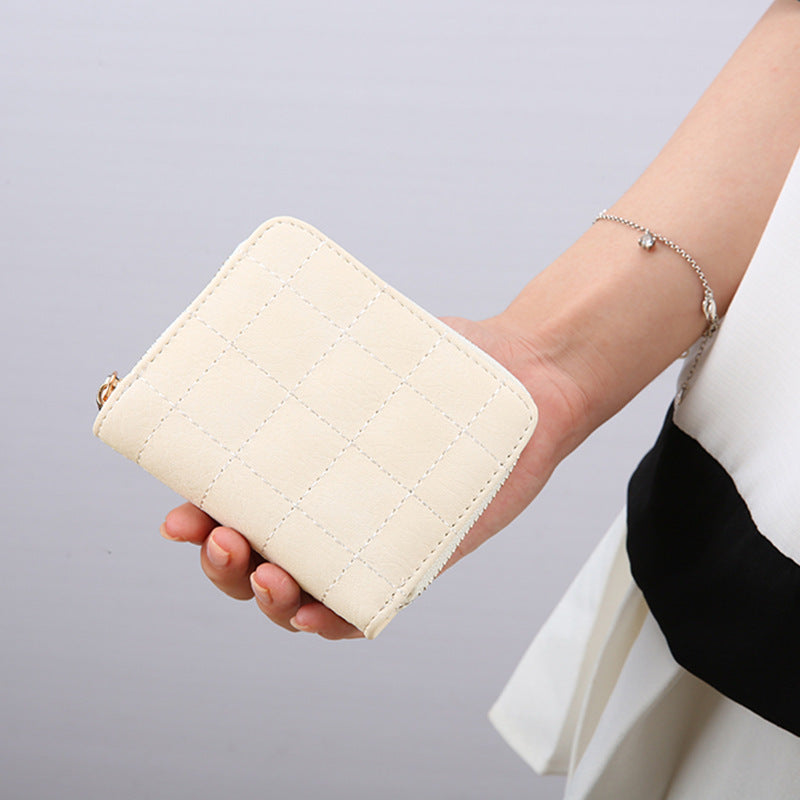 Cute Quilted Zipper Wallet for Women, Compact and Stylish Everyday Purse with Fashionable Design
