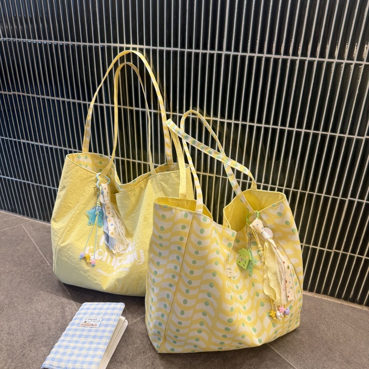 Korean Style Casual Canvas Tote Bag for Women, Large Capacity Shoulder Bag with Printed Design, Perfect for Daily Commute and College Life