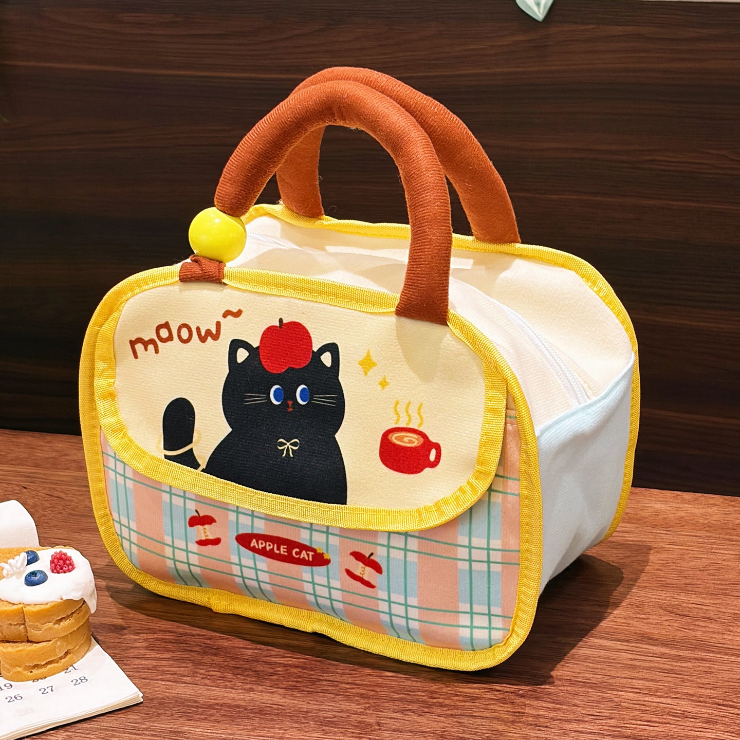 Cute Cartoon Lunch Bag with Insulated Design for Keeping Food Warm and Cold, Perfect for Work, School, and Picnics