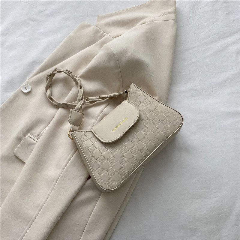 Chic Mini Shoulder Bag 2026 New Fashion Crossbody Bag with Quilted Design and Braided Strap for Everyday Style